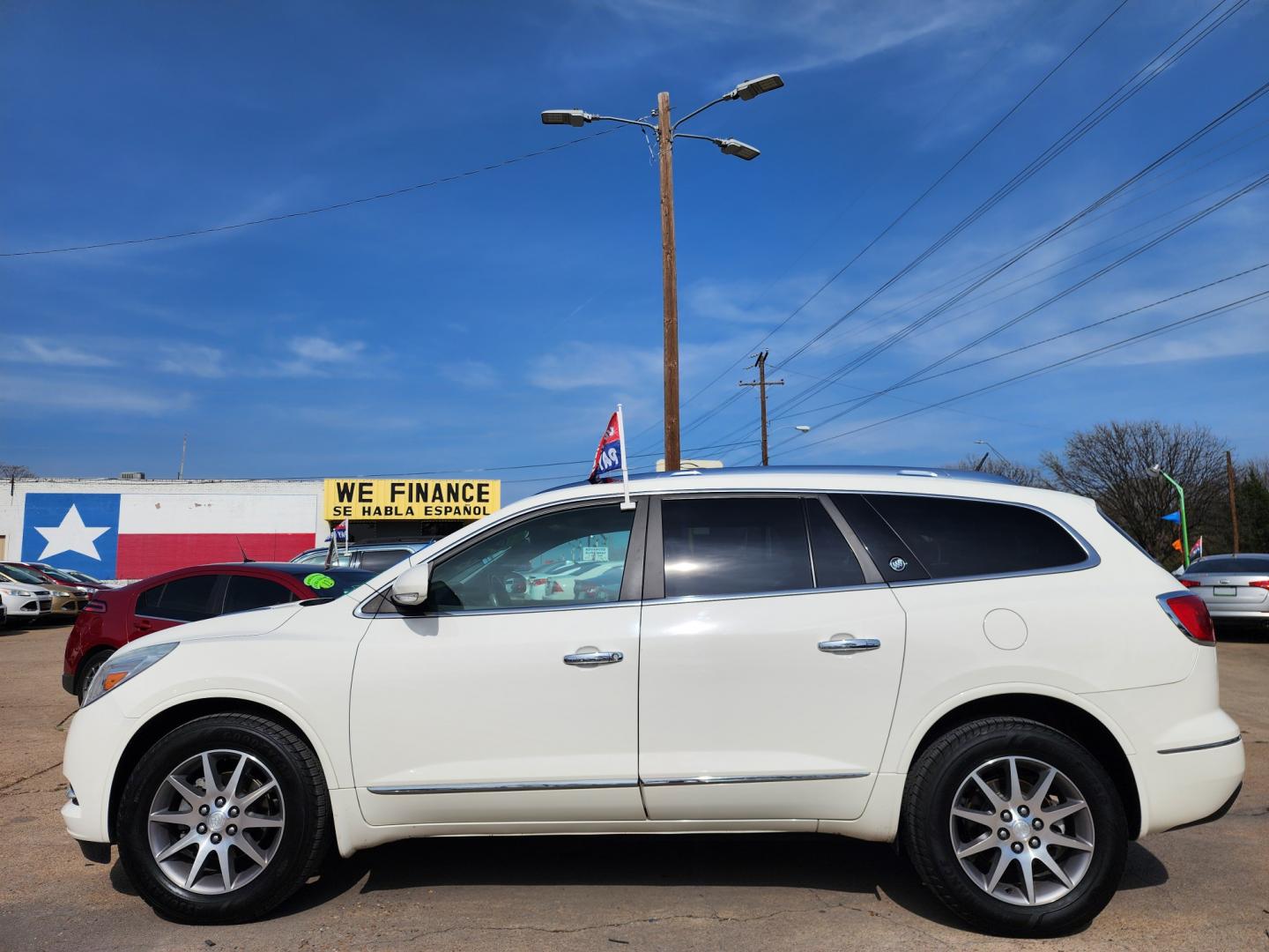 2014 WHITE Buick Enclave Leather (5GAKRBKD2EJ) with an 3.6L V6 DOHC 24V engine, 6-Speed Automatic Overdrive transmission, located at 2660 S.Garland Avenue, Garland, TX, 75041, (469) 298-3118, 32.885387, -96.656776 - Photo#6